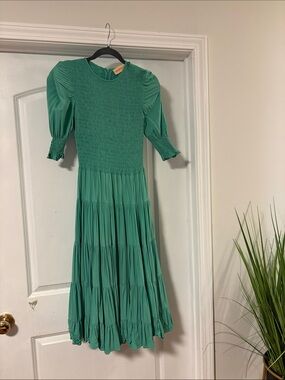 Green flownsy dress